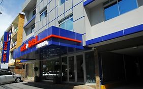 Metro Hotel Panama 3*