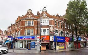 Broadway Guest House Southall 2*