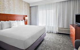 Courtyard By Marriott Pittsburgh Airport