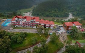 Lake View Resort Munnar 4*