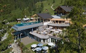 Almwellness-resort Tuffbad Sankt Lorenzen Im Lesachtal  Österreich