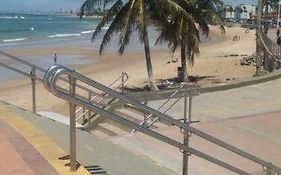 Kitnets com AR Condicionado na Praia de Itapuã