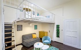 Bpr Turquoise Simplicity Apartment