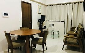 2 Bedroom Across Airport | 6 Adults | Fast Wifi