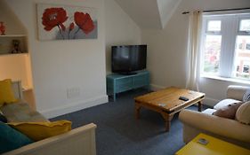 Cardiff Loft Flat 1 Bed + Sofa Bed. Easy Parking. Newly Redecorated, Comfy, Like Home.