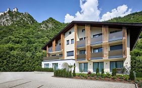 Residence Laitacherhof - Modern Eingerichtete Apartments In Der Nahe Vom Zentrum Von Klausen Mit Aussenpool Und Sauna