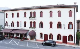 Hotel Al Cavallino  2*