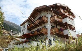 Hotel Berghof Nauders