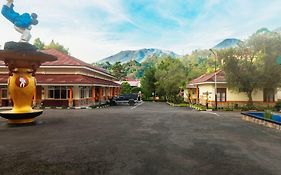 Arra Lembah Pinus Ciloto Hotel Puncak Indonesia