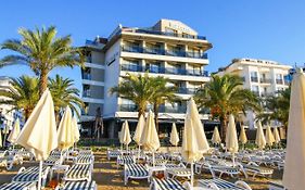 Aurasia Beach Hotel  3*