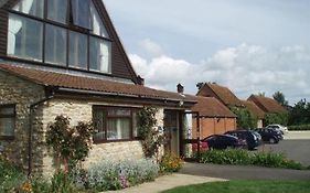 Kingfisher Barn Holiday Cottages 4*