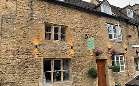 Cotswold Guest House 4*