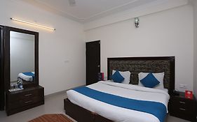 Hotel Queens Pearl Inn Dehradun 3*