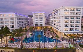 Grand Blue Fafa Resort&spa Golem (tirana) 5*