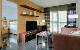 Nh Fira Suites