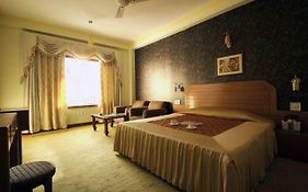 Hotel Royal Regency Manali 3*