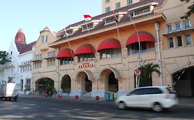 Hotel Arcadia Surabaya 4*