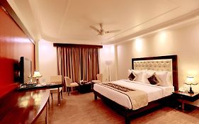 Hotel Golden Tulip Haridwar 4*