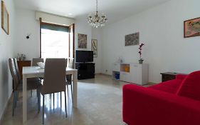 Manzoni Two-Bedroom Apartment - Solo Affitti Brevi