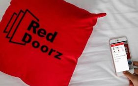 Reddoorz Plus Near Mangga Besar Station 2 Hotel 3*