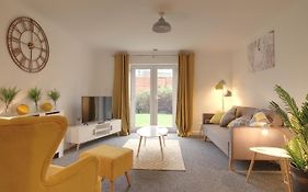 Central, Stylish 2-Bed Apartment, With Allocated Parking