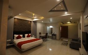 Hotel Neptune Inn Amreli 4* India
