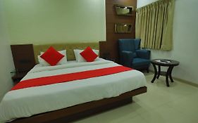 Hotel Akash Surat 3*