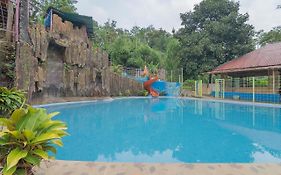 RedDoorz Resort Syariah @ Batu Apung Purwakarta