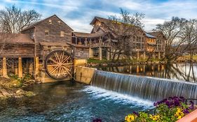 Pigeon Forge Paradise