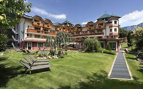 Tevini Dolomites Charming Hotel  4*