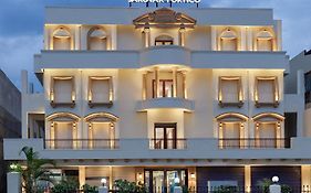 Hotel Sarovar Portico Dehradun 4*