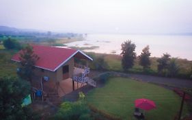 Lake View Holiday Villa Near Sula Wine Yard With 3 Bdrms photos Exterior