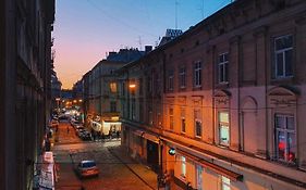 Large & Modern Flat With Balcony In Heart Of Lviv