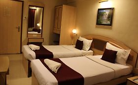 Hotel Suyash Deluxe Pune 3*