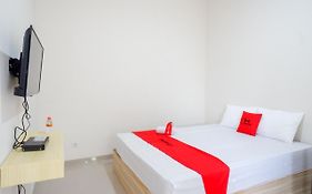 Reddoorz Near Pacific Mall Tegal 2 Guest House