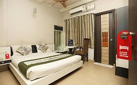 Hotel Sundaram Allahabad 3*