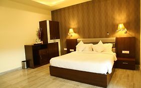 Grand 5 Hotel Meerut 3*