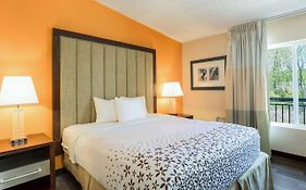 Rodeway Inn & Suites - Poconos