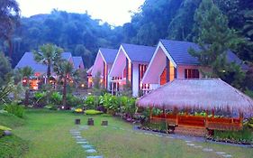 Zuri Resort Cipanas Puncak 3* Indonesia