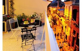 Live in Athens Short Stay Apartments