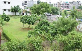 Hotel Palm Tree Gurgaon 3*