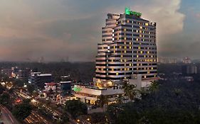 Hotel Holiday Inn Cochin 5*
