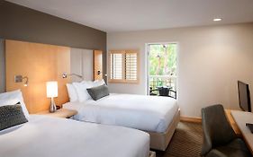 Holiday Inn Resort Catalina Island 3*