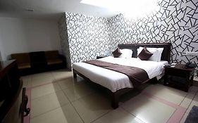 Hotel Seven Ahmedabad 3*