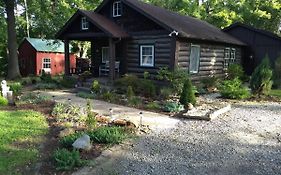 The Bent Branch Lodge - A Gnomes Retreat - Historic Virginia Log Cabin, Coy Pond And Babbling Brook