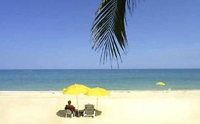 Golden Sand Beach Resort  3*