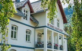 Petrines Gjestgiveri Hotell