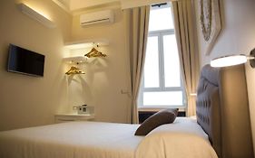 Royal Rooms Luxury Suite Napoli 3*