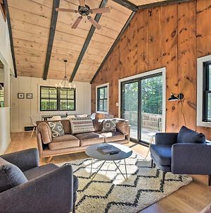 Sleek Cabin With Deck, 8 Miles To Mount Snow And Hikes photos Exterior