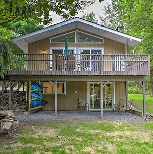 Serene Emerald Lakes Escape With Deck And Large Yard! photos Exterior